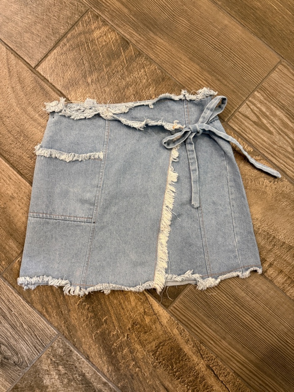 Loveriche Denim Wrap Skirt Small Light Wash Frayed Raw Hem Mini Boho Festival - Picture 4 of 8